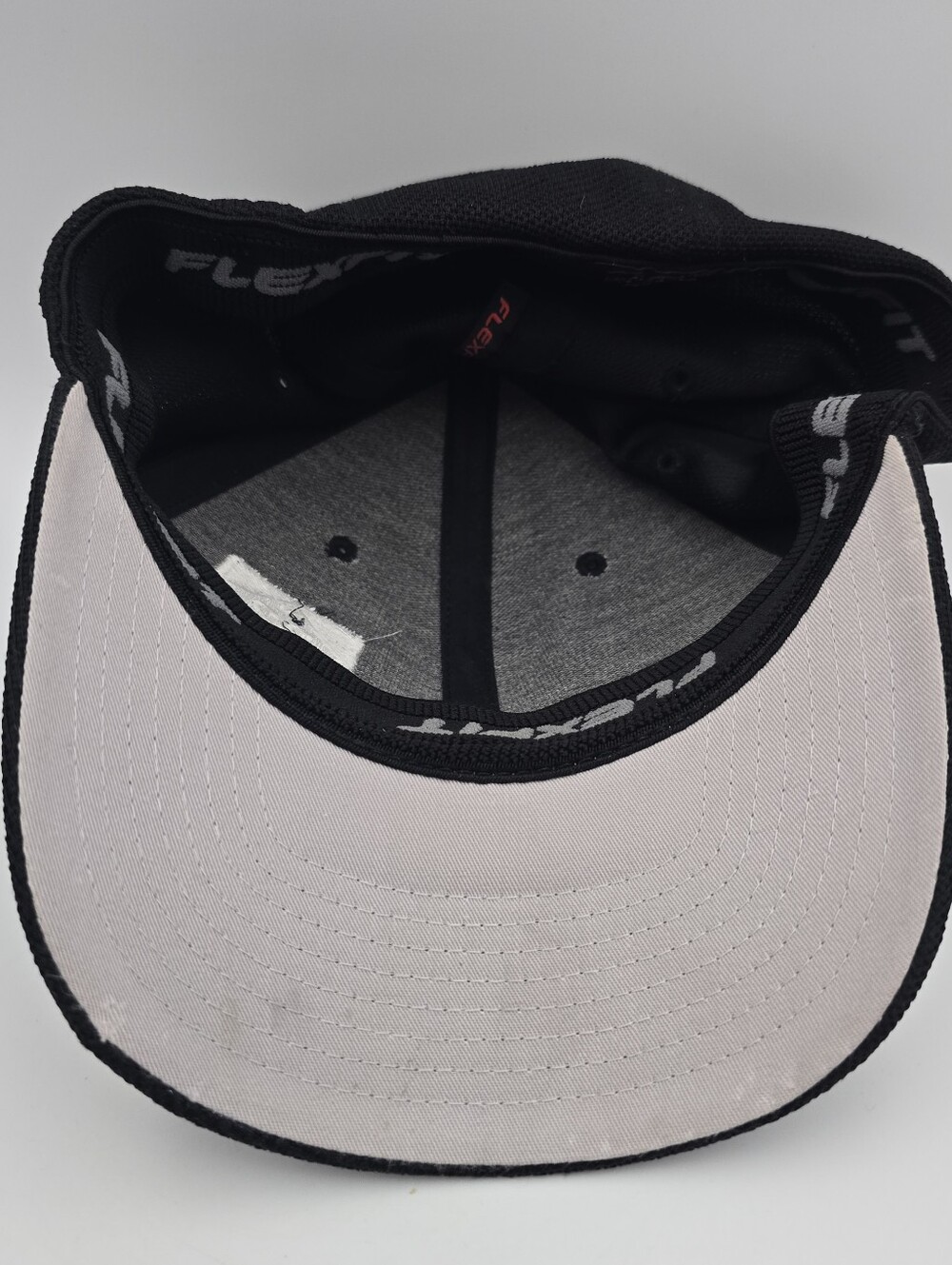 Yupoong Flexfit M22 Classics Michigan Fitted Black Hat Size S/M - Picture 6 of 8